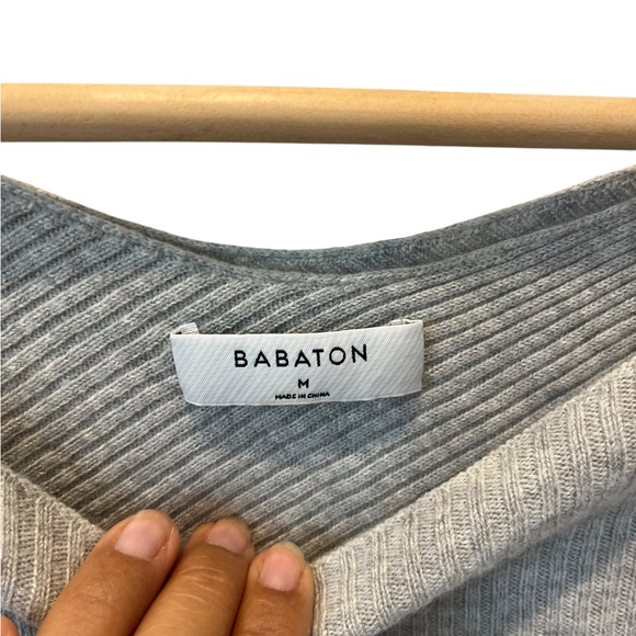 Gorgeous Aritzia Babaton Kitano Sweater Oatmeal Medium with Cross Back Detail - Picture 7 of 15
